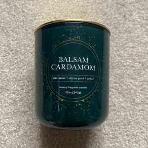 Christmas Tree Candle Bellevue Luxury Fragrant Candle 12 oz Balsam Cardamom NEW